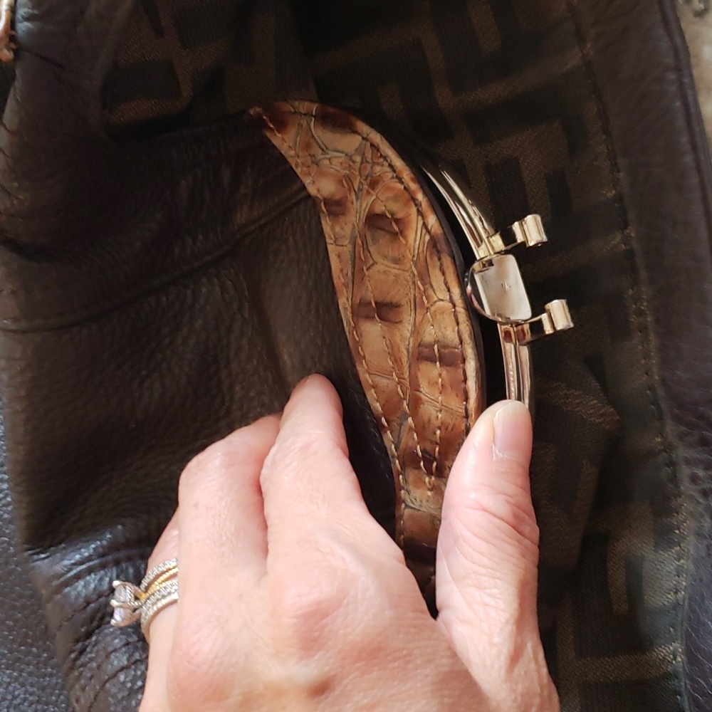 Fendi large spy leather bag - Picture 5 of 13